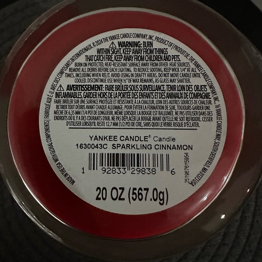✨New✨ Yankee Candle: Red Sparkling Cinnamon- Double Wick (20oz) - Picture 3 of 3